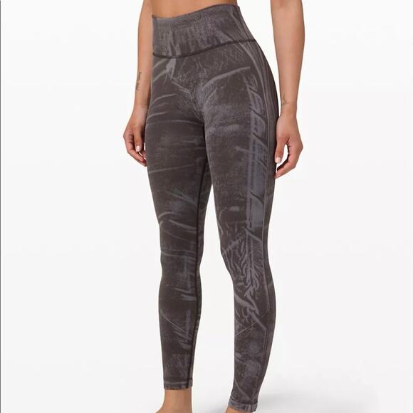 Lululemon Ebb to street high-rise tight Size 8 - Picture 1 of 6
